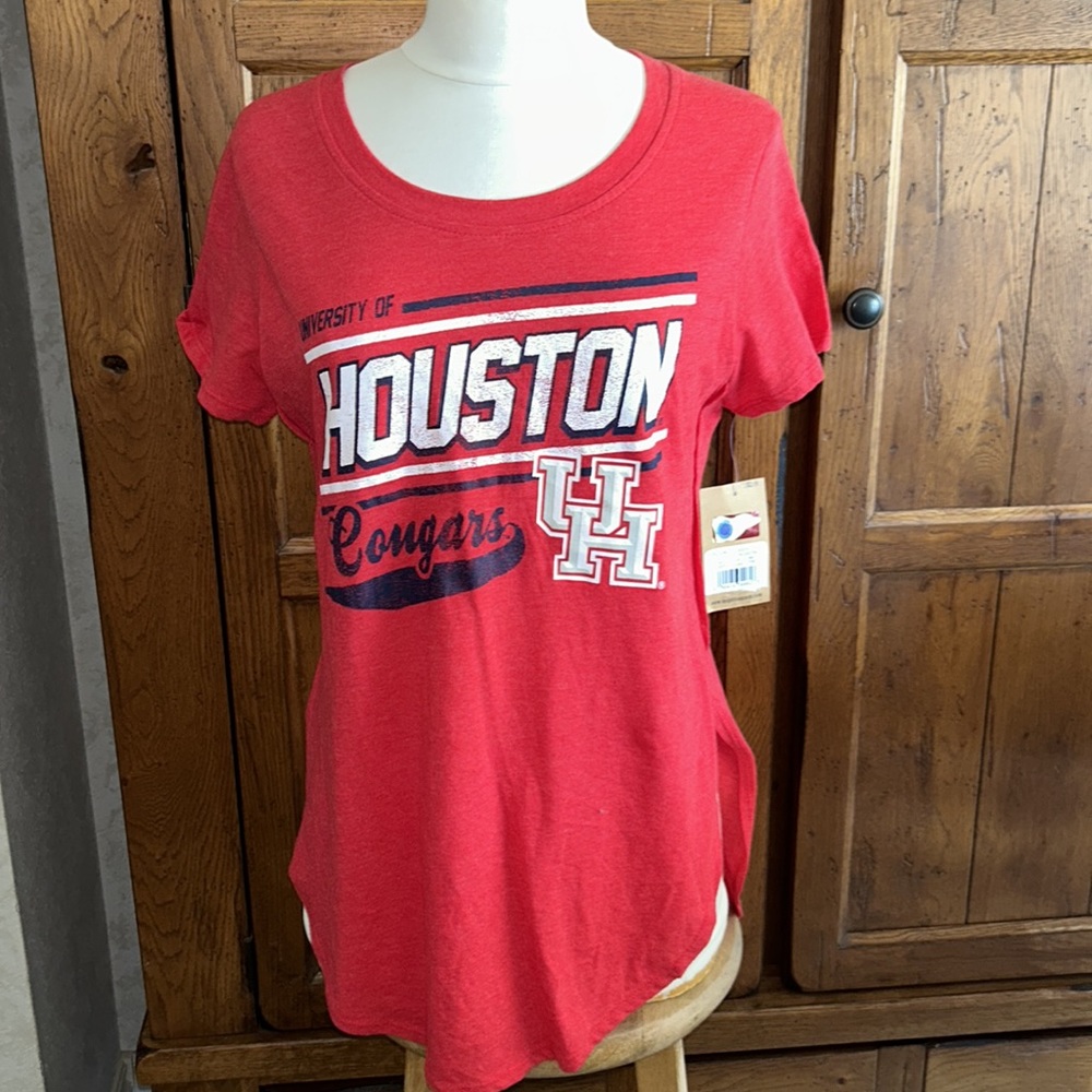 NWT⭐️UNIVERSITY of HOUSTON COUGARS Red TEE❤️High-Low Style Women’s SMALL